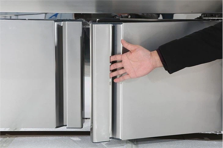 Air Cooling Arc Glass Showcase 